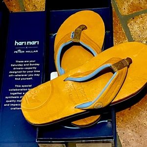Size 8 youth or men. New in box. Hari Mari flip flop / sandal by Peter Milar.
